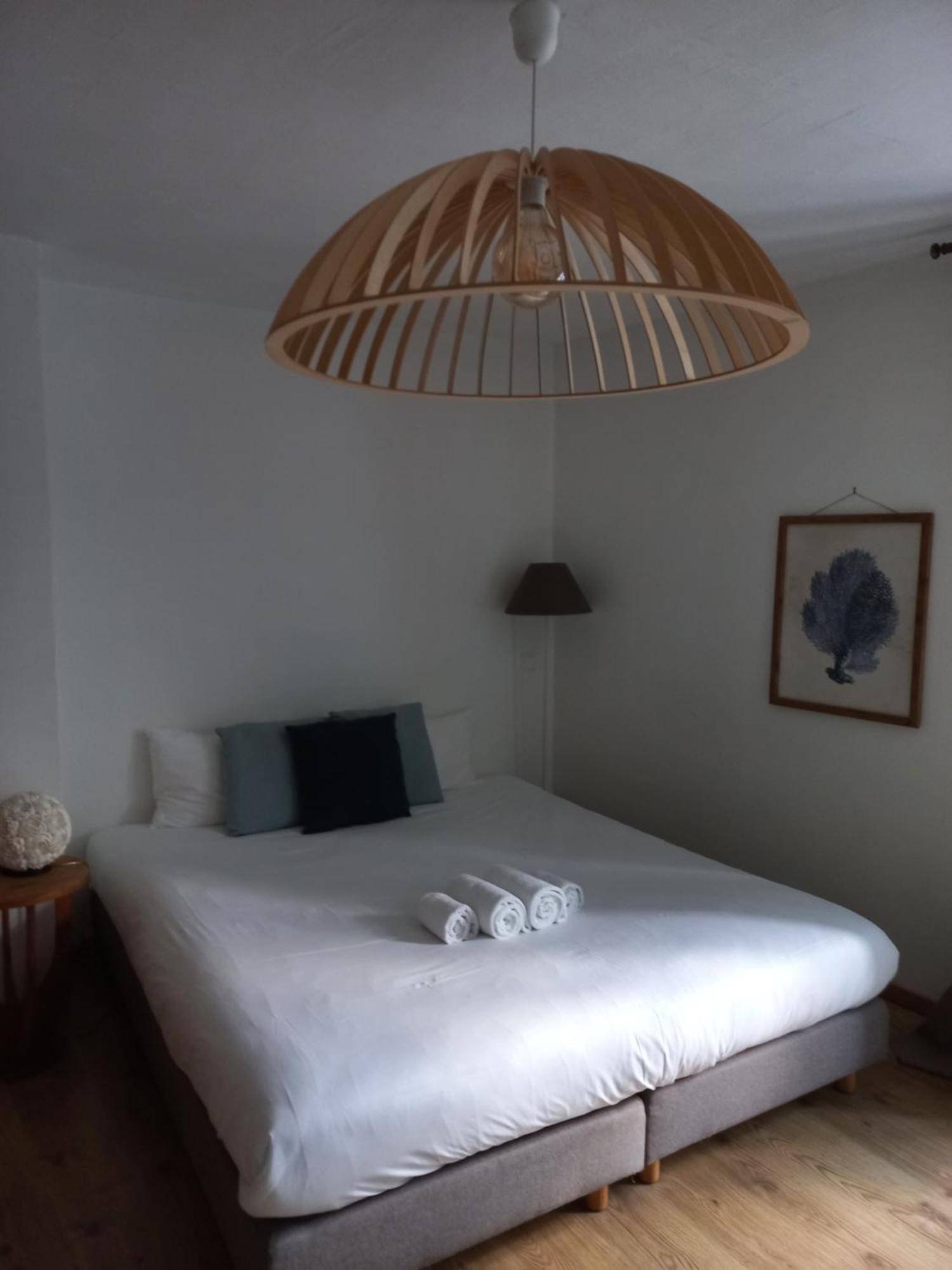 Le Poisson Ivre Bed & Breakfast Dinan Bagian luar foto