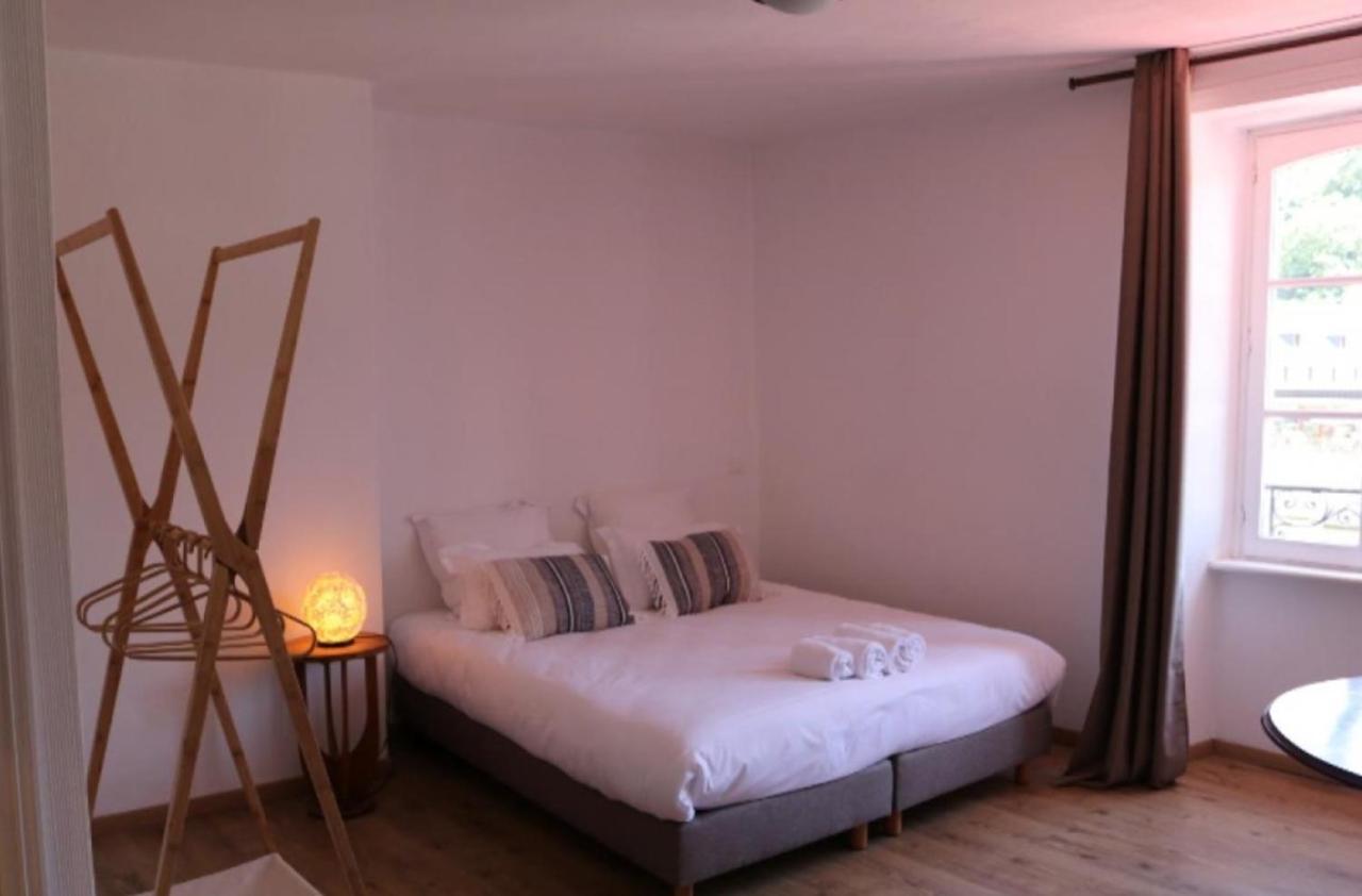 Le Poisson Ivre Bed & Breakfast Dinan Bagian luar foto