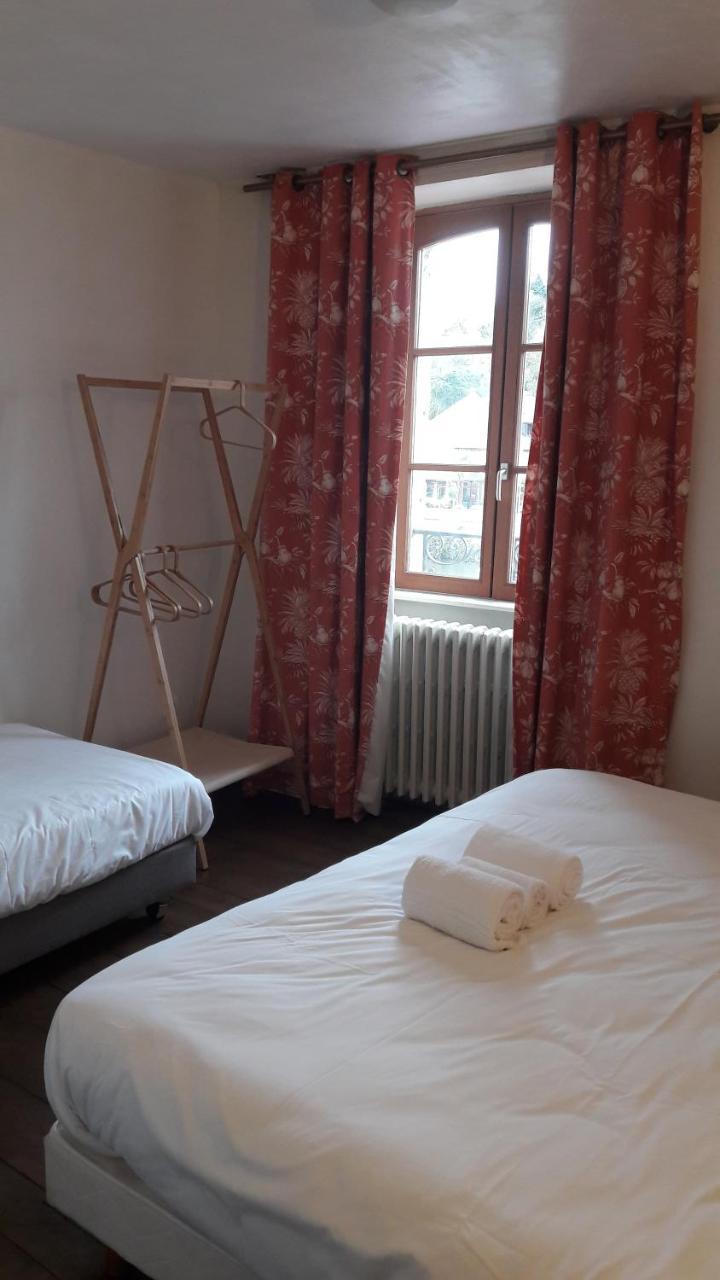 Le Poisson Ivre Bed & Breakfast Dinan Bagian luar foto