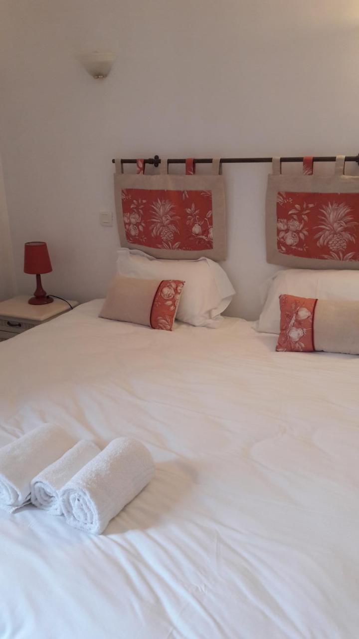 Le Poisson Ivre Bed & Breakfast Dinan Bagian luar foto